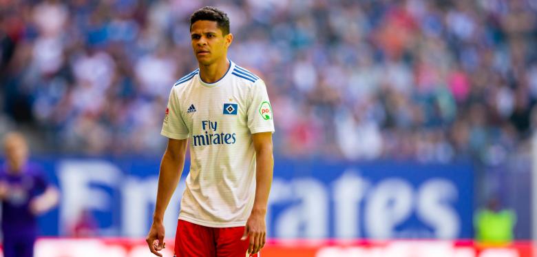 Putin Bürgert Ehemaligen Hsv Profi Douglas Santos Ein