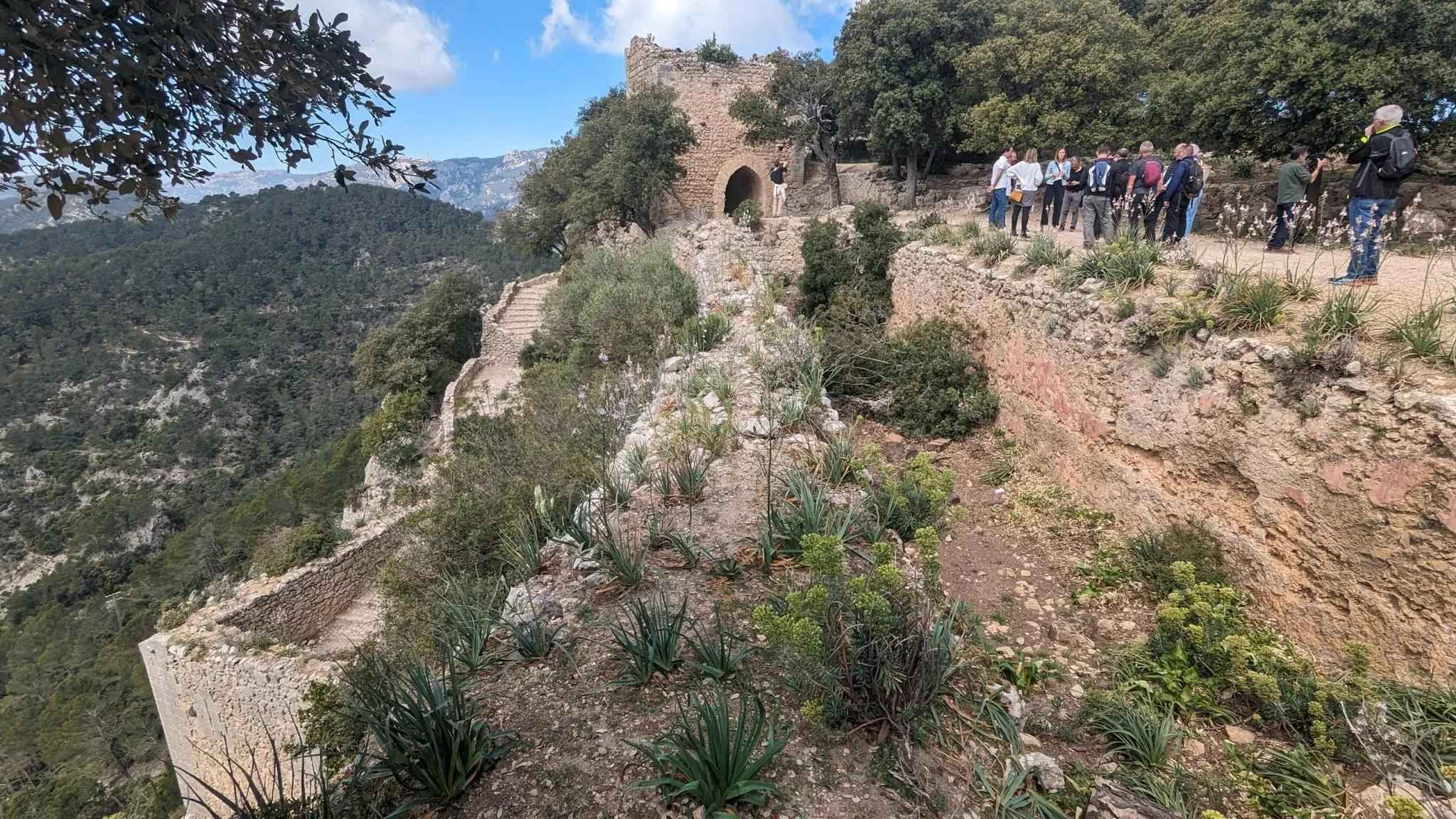 Eigentümer Wollen Beliebte Burgruine Auf Mallorca Einzäunen Und Für Besucher Unzugänglich Machen