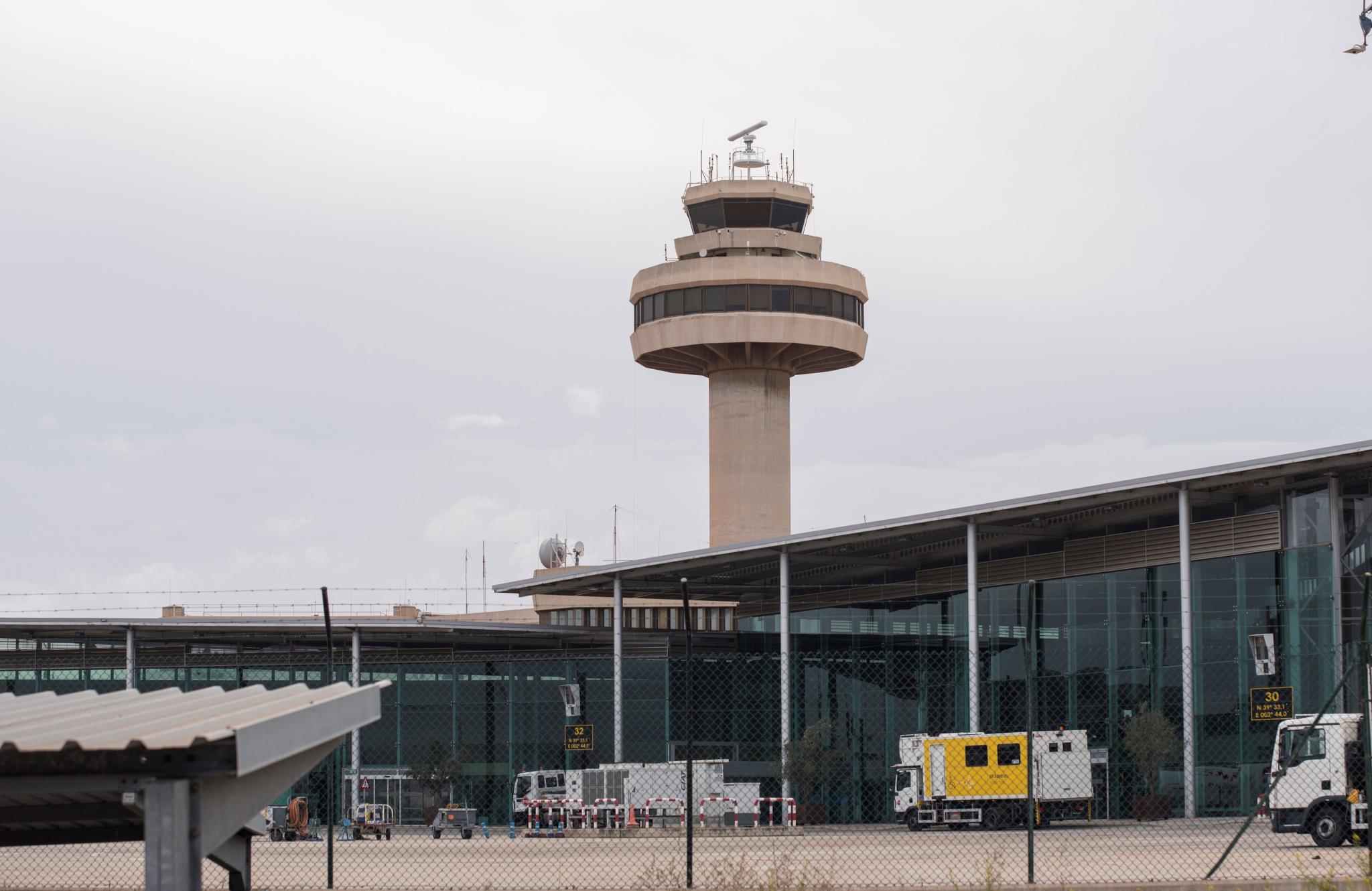 Glühend Heißer Abgasstrahl Aus Deutschem Urlauberjet Verletzt Flughafen Mitarbeiter Auf Mallorca Schwer