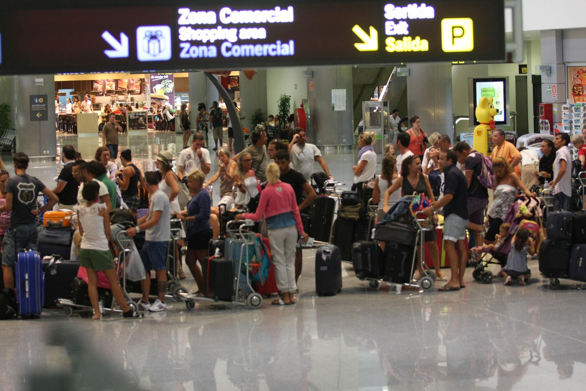 Große Umfrage: Das Stresst Die Deutschen Am Flughafen Am Meisten!