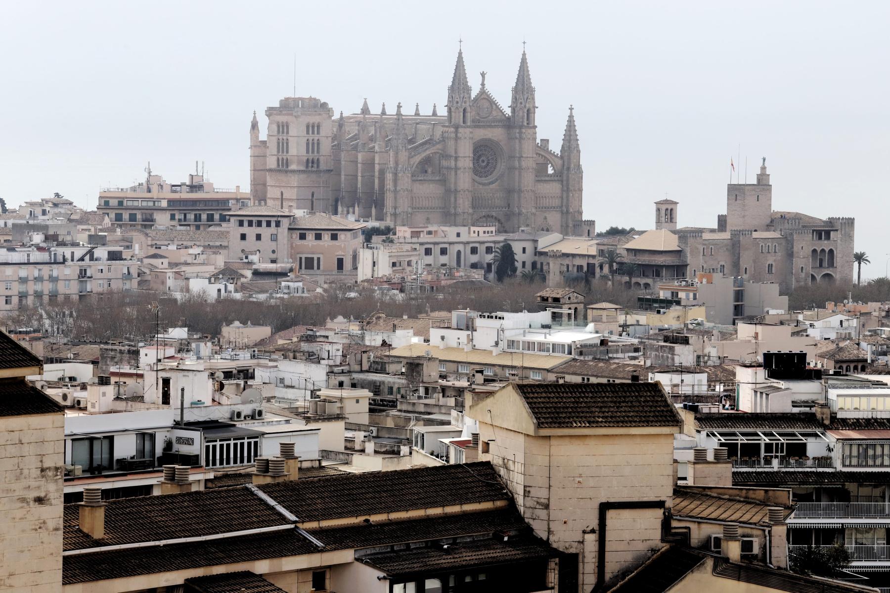 Wetterupdate: Wolkenbekleidetes Palma Bittet Um Warme Strickjacken