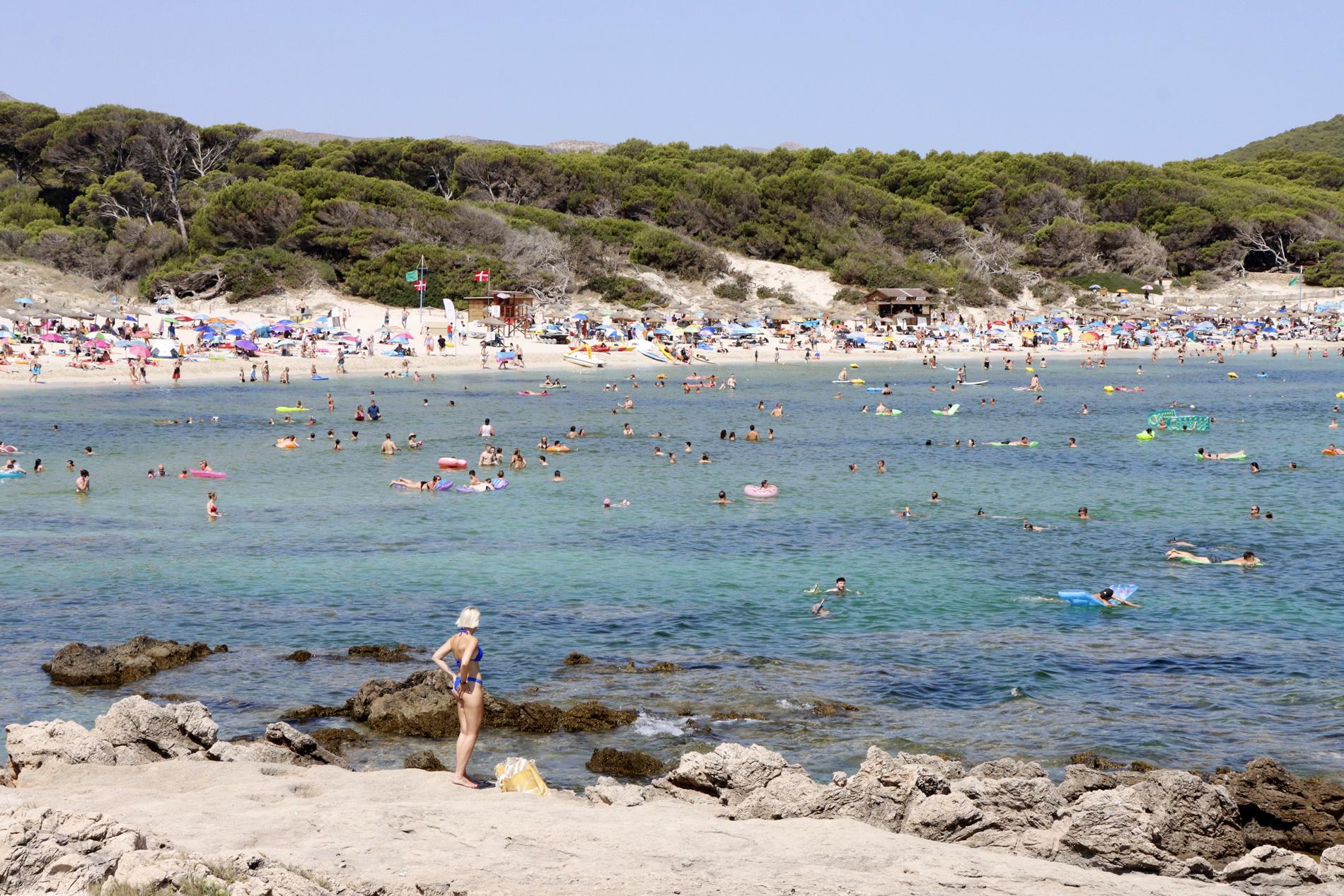 Der Herbst Zeigt Sich In Cala Rajada Leichter Regen Und Milden Temperaturen