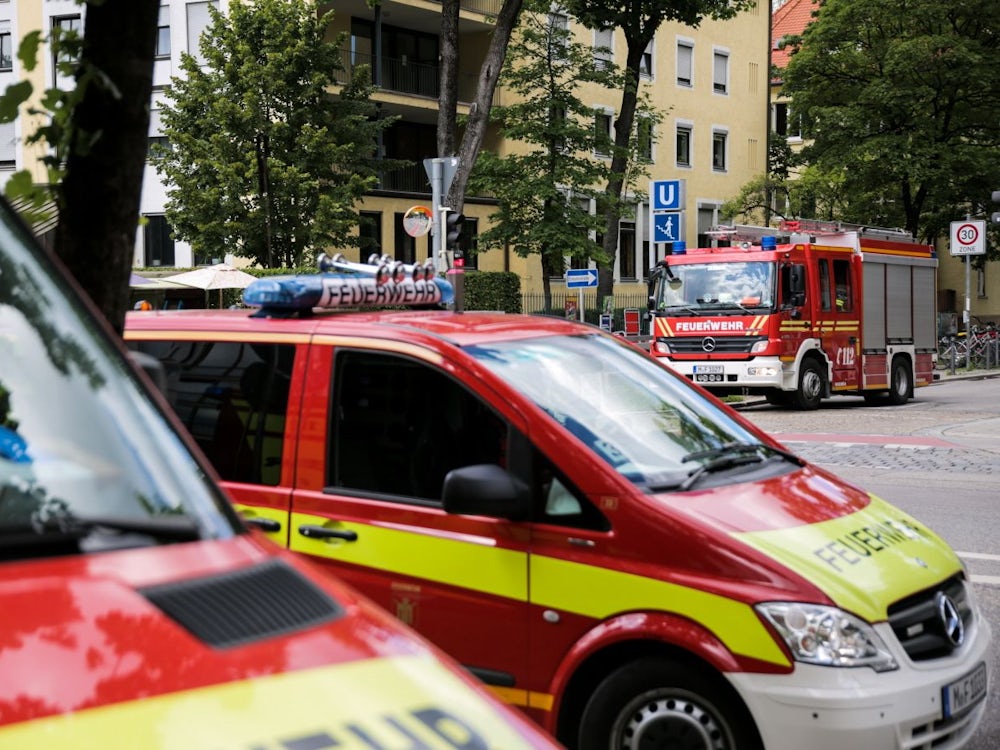 Maxvorstadt: Frau Unter Gastherme Eingeklemmt