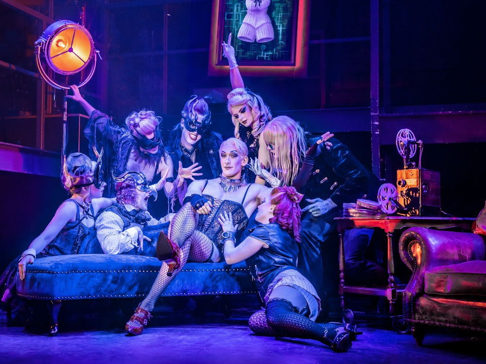 „rocky Horror Show“ Auf Musical Tournee: Ein Großes Bisschen Horror Show