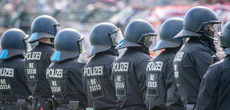 Aus Angst Vor Hooligans Wird Eine Ganze Stadt Zur Verbotszone