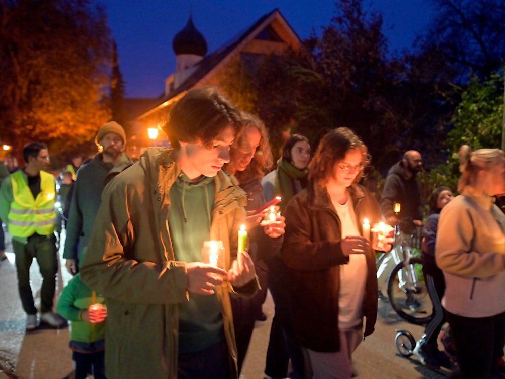 Baierbrunn Vor Dem Bürgerentscheid: Lichter Für Das Miteinander