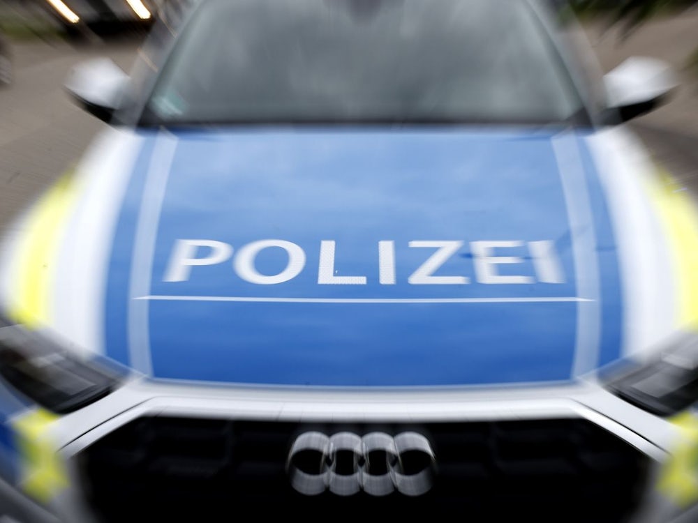 Fahndungsaufruf Der Polizei: Bewaffneter Raubüberfall Auf Ein Geschäft In Eching