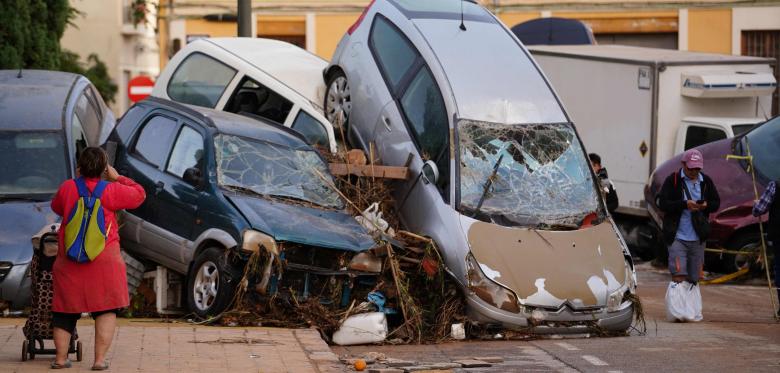 „autos Sind Ohne Ende Aufgestapelt, Es Ist Erschreckend“