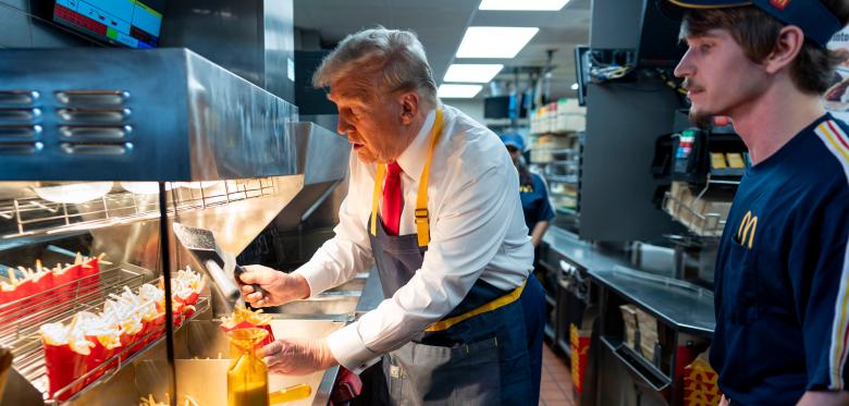 Trump Am Burgergrill – „man Mag Es, Wenn Politiker Etwas Albernes Tun“