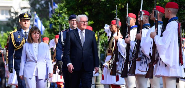 Athen Drängt Bei Steinmeier Auf Reparationen