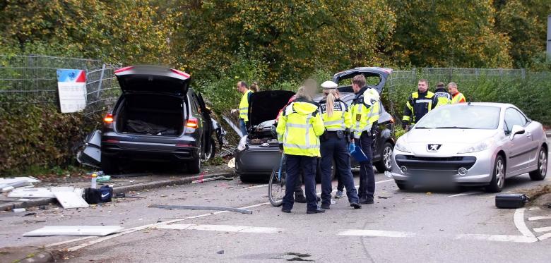 Mutter Und Zwei Söhne Sterben Bei Autounfall – Ermittlungen Wegen Fahrlässiger Tötung