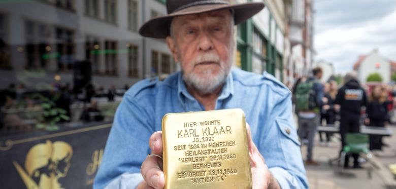 Erneut Stolpersteine Gestohlen – Staatsschutz Ermittelt