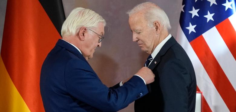 Steinmeier Verleiht Höchsten Deutschen Orden An Biden