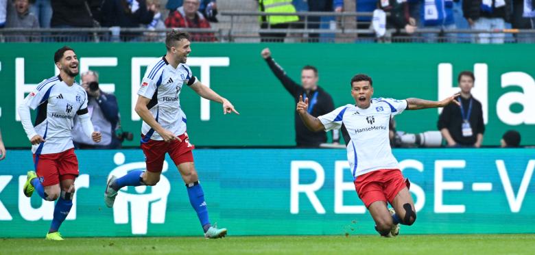 Hsv Siegt In Unterzahl, Nürnberg Triumphiert Im Derby