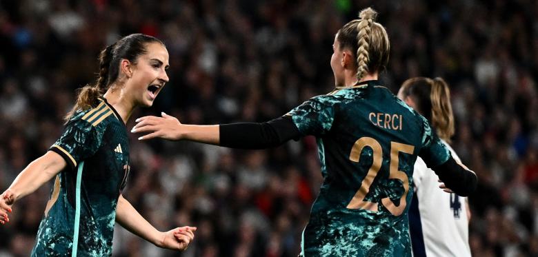 Sieben Tore In Wembley – Dfb Frauen Feiern Rasanten Sieg Bei Debüt Von Wück