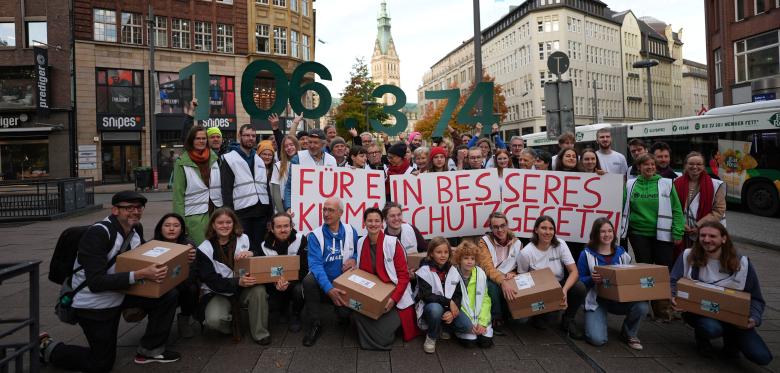 Große Zustimmung – Initiative Für Schärferes Klimagesetz Reicht 106.000 Stimmen Ein