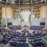 Fast Die Hälfte Der Abgeordneten Im Bundestag Hat Nebeneinkünfte