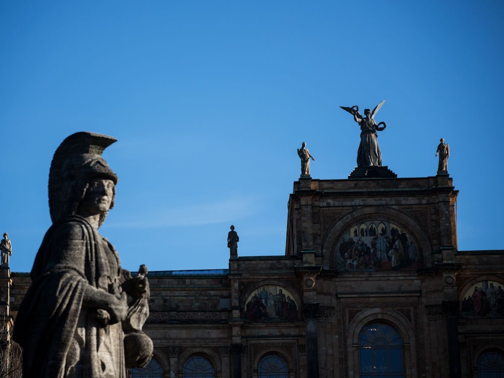 Politik: Die Meisten Bayern Sind Mit Der Demokratie Zufrieden