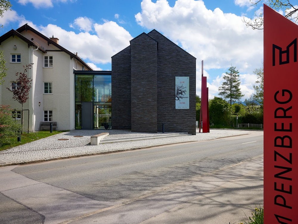 Lesung, Vortrag, Ausstellung: "happy Heinrich!"