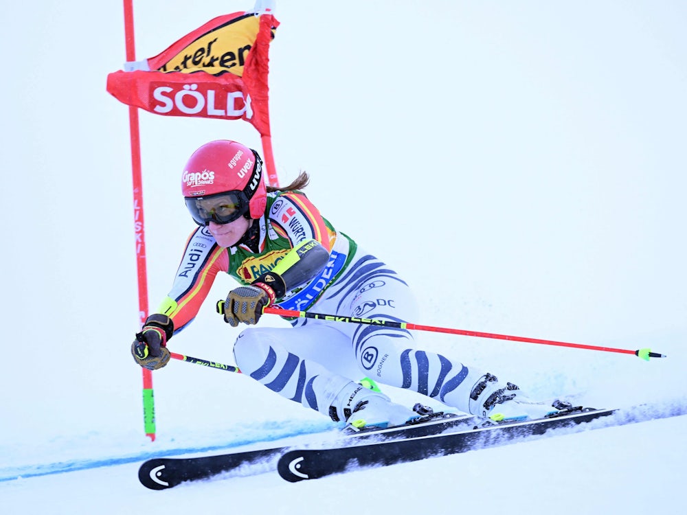 Ski Saisonauftakt In Sölden: Lichtblick Zwischen Den Wolken