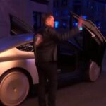 Elon Musk Stellt Teslas Robotaxi Vor