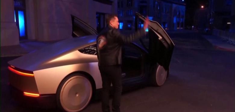 Elon Musk Stellt Teslas Robotaxi Vor