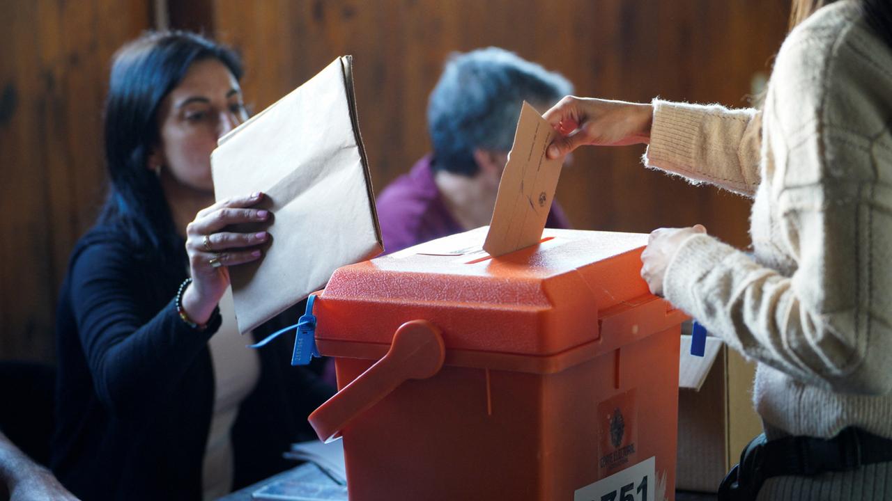 Stichwahl Entscheidet über Präsidentenamt In Uruguay