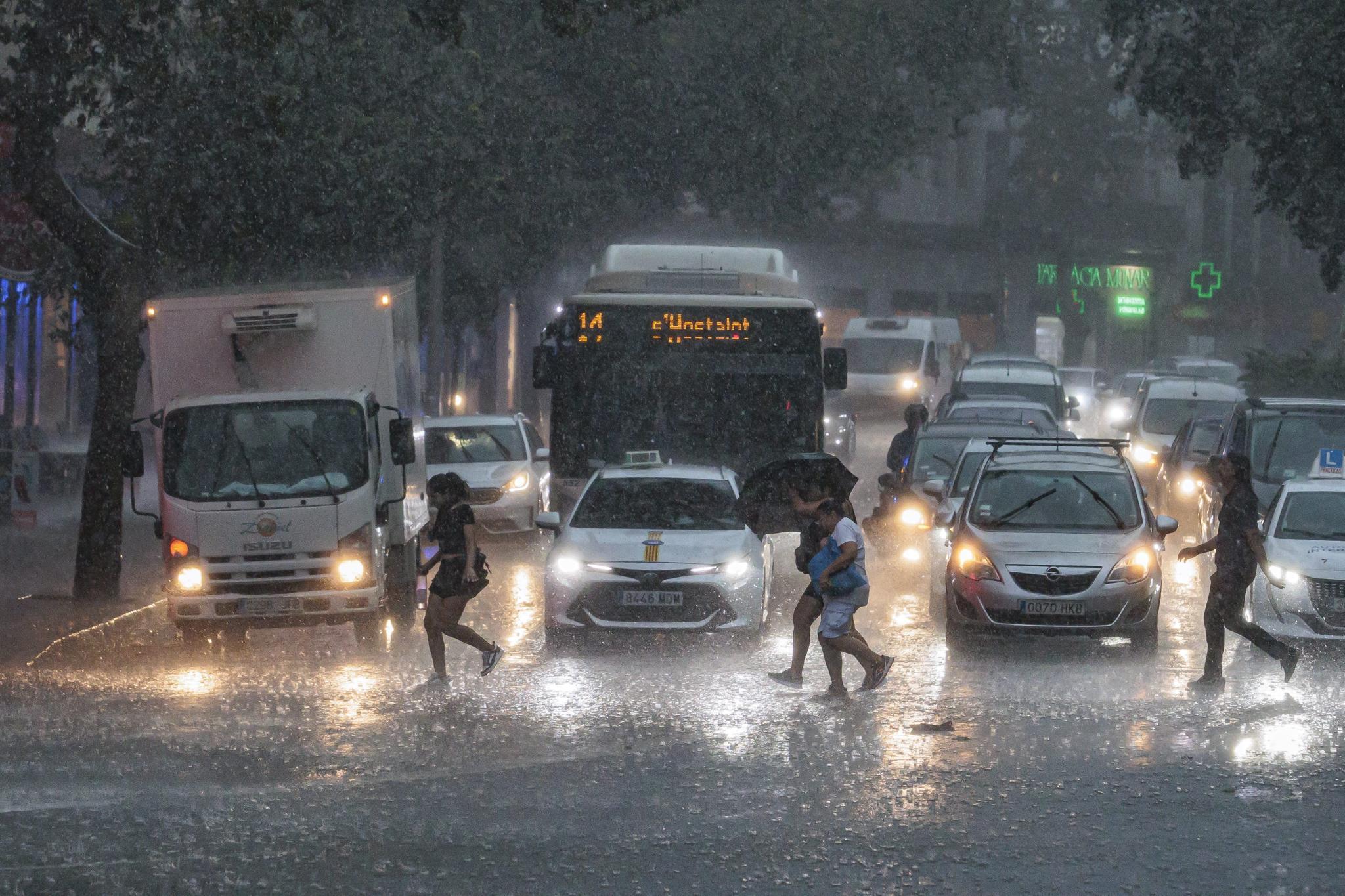 Sorge Auf Der Insel: Valencia Unwetter Soll In Wenigen Stunden Auf Mallorca Treffen