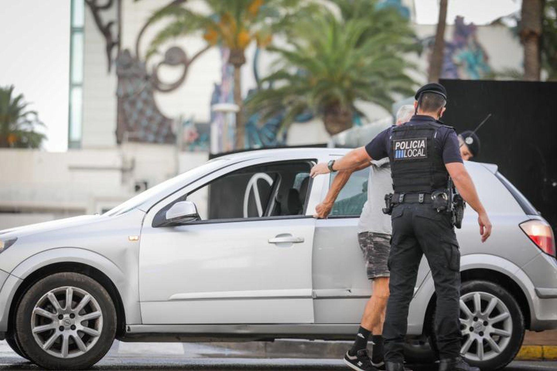 Vier Mal Mehr Alkohol Als Erlaubt: Beifahrer Verpennt Heftigen Auto Crash