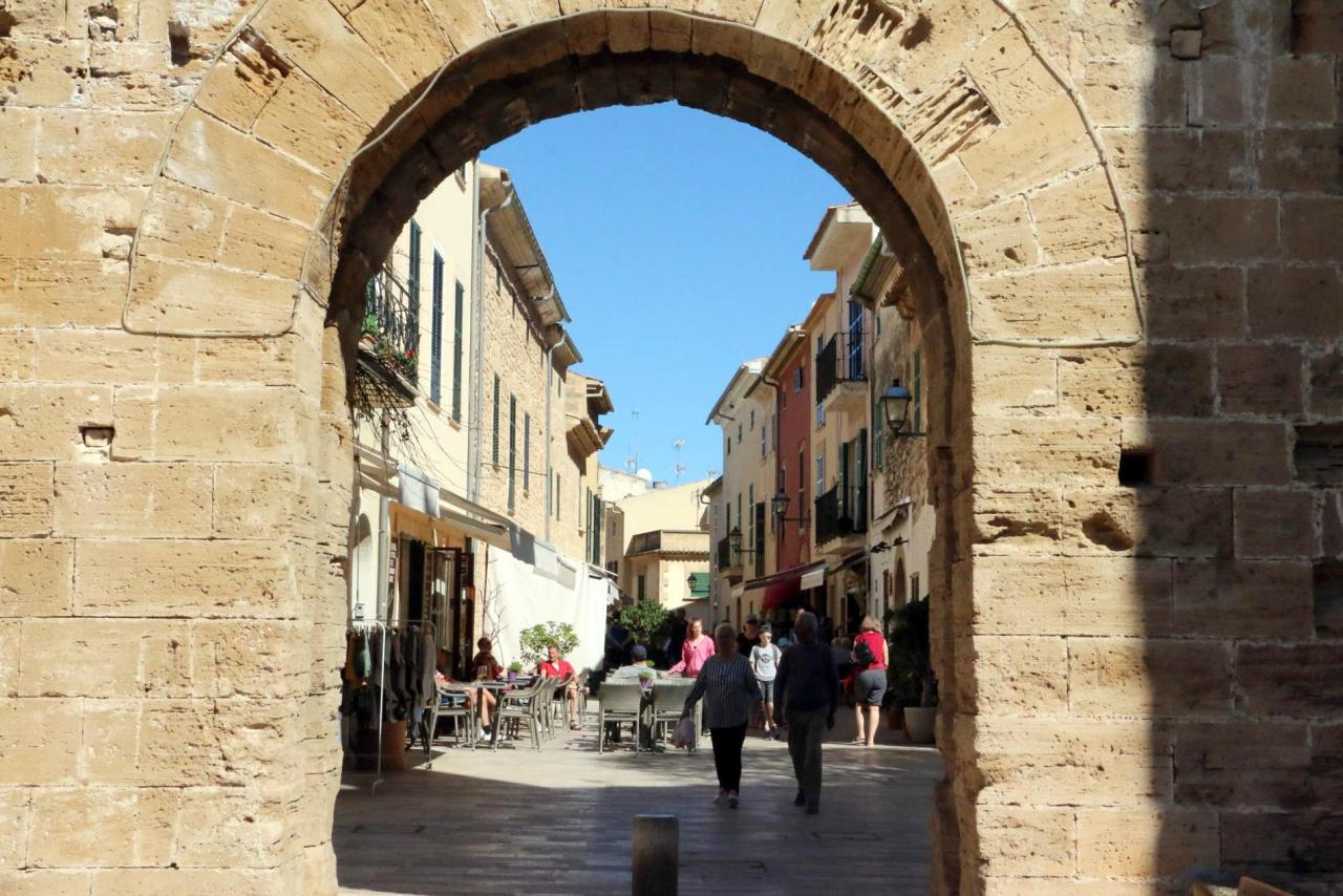 Das Wetter In Alcúdia, Mallorca Am 3. November 2024 Ein Leicht Verregneter, Aber Angenehmer Herbsttag