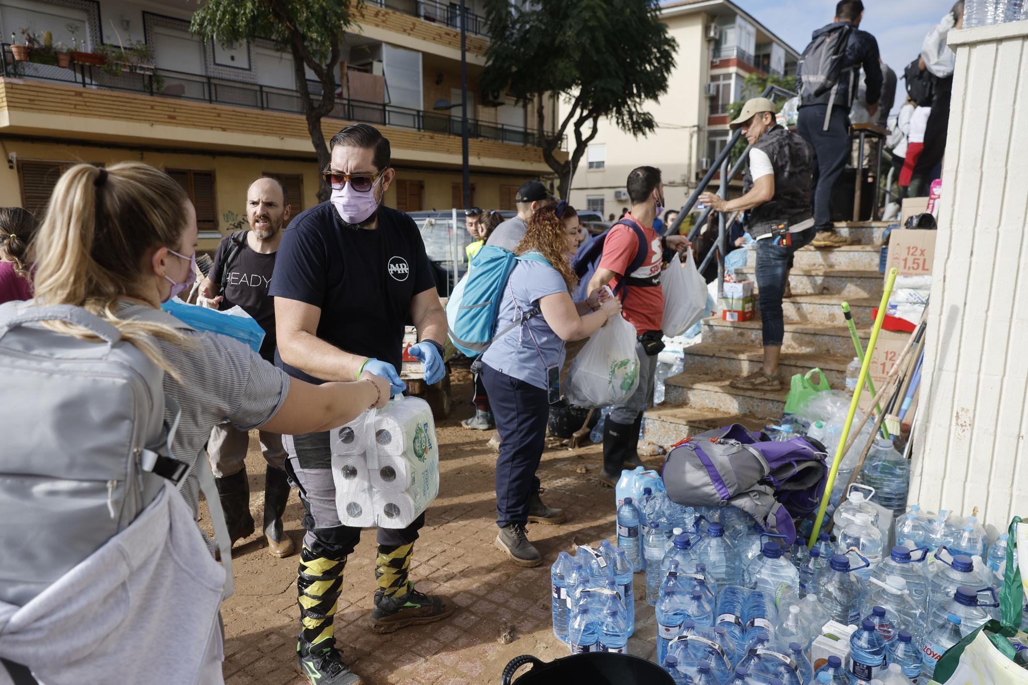 1 Million Euro Und 20 Feuerwehrleute Samt Fahrzeuge: Mallorcas Solidarität Mit Valencia