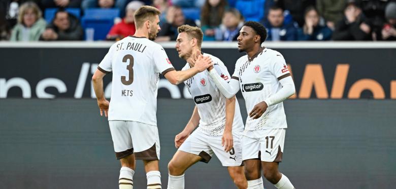 Verrücktes Siegtor – St. Pauli Feiert Afolayans Schienbein Volley Aufsetzer