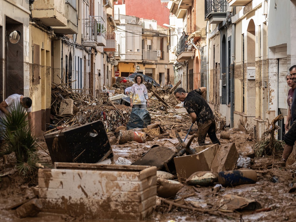 Unwetter In Spanien: Als Sei Godzilla Durch Den Ort Gelaufen