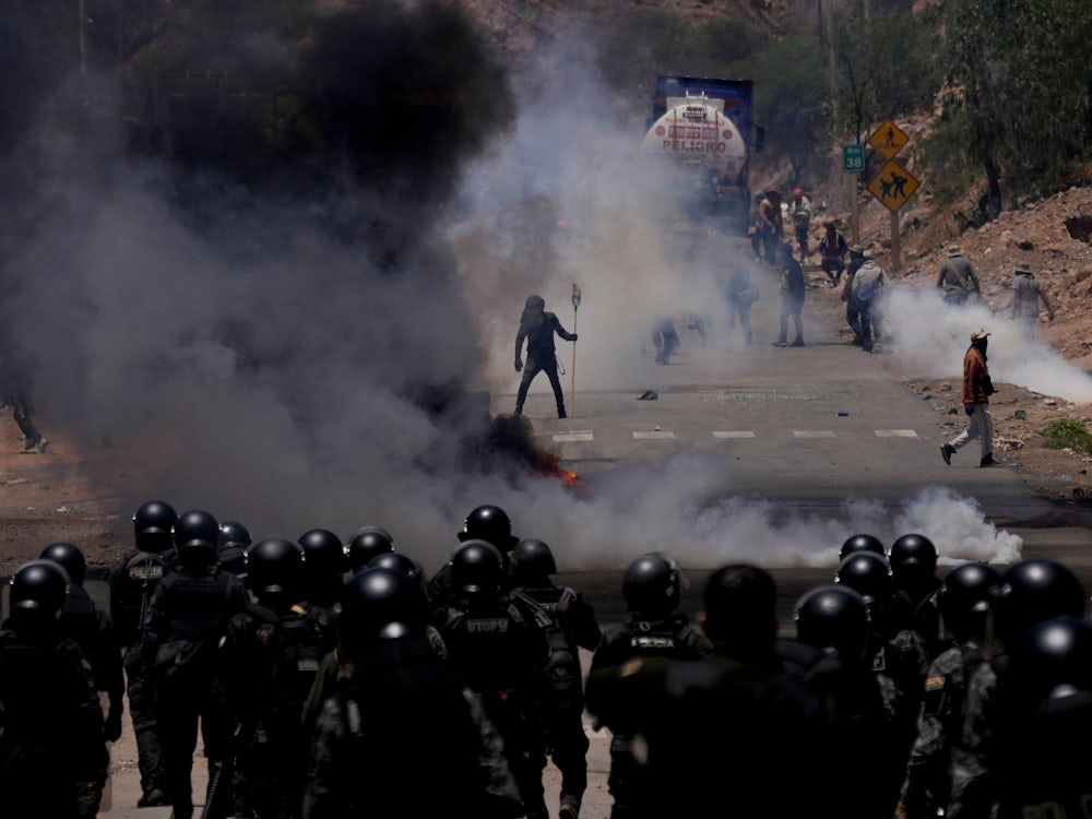 Proteste In Bolivien: Anhänger Von Ex Präsident Morales Nehmen Soldaten Als Geiseln